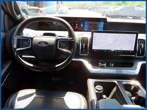 Used 2025 Ford Expedition Tremor AWD/4WD image 12