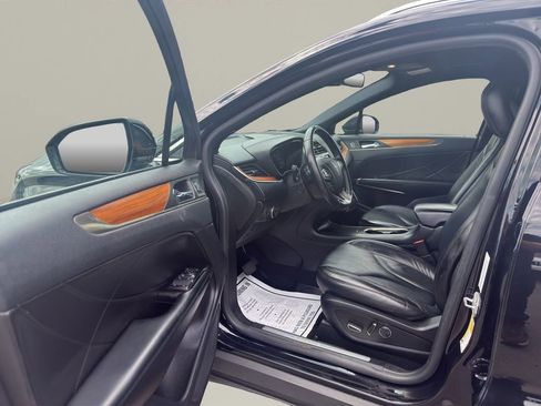 Used 2019 Lincoln MKC Select w/ Select Plus Package AWD/4WD image 26