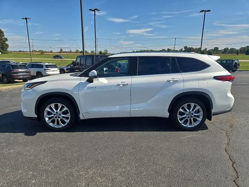 Used 2021 Toyota Highlander Limited image 2