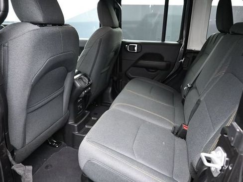 Used 2025 Jeep Wrangler Unlimited Sahara w/ Safety Group AWD/4WD image 14