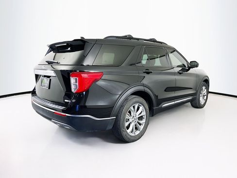 Used 2020 Ford Explorer XLT w/ Equipment Group 202A image 9