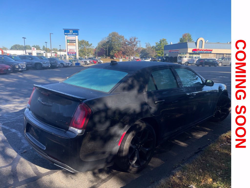 Used 2021 Chrysler 300 S w/ S Model Appearance Package RWD image 9