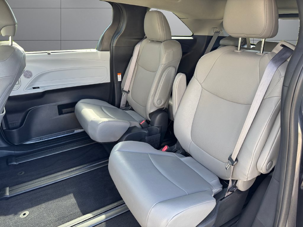 Certified 2025 Toyota Sienna XLE AWD/4WD image 18