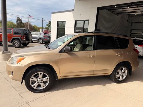 Used 2012 Toyota RAV4 4WD w/ Upgrade Value Pkg image 4