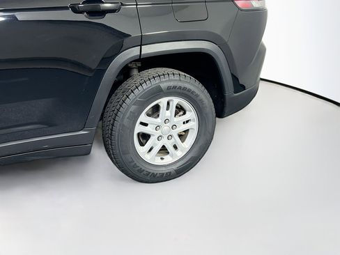 Used 2023 Jeep Grand Cherokee Laredo w/ Luxury Tech Group I image 28