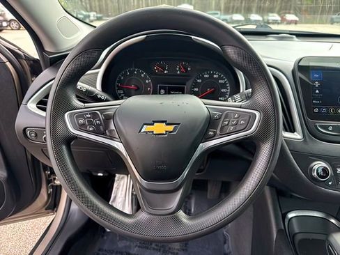 Used 2022 Chevrolet Malibu LT FWD image 22