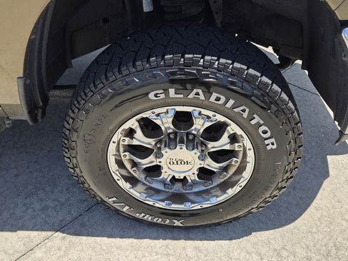 Used 2014 RAM 2500 Tradesman w/ Chrome Appearance Group RWD image 12