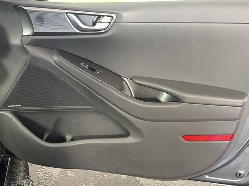 Used 2022 Hyundai Ioniq Limited image 35