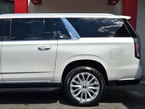 Used 2021 Cadillac Escalade ESV Premium Luxury AWD/4WD image 7