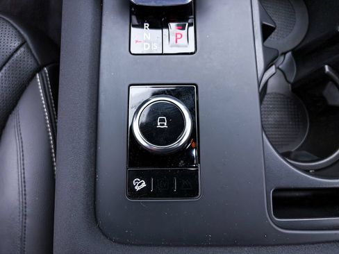 Used 2023 Land Rover Discovery S R-Dynamic AWD/4WD image 28