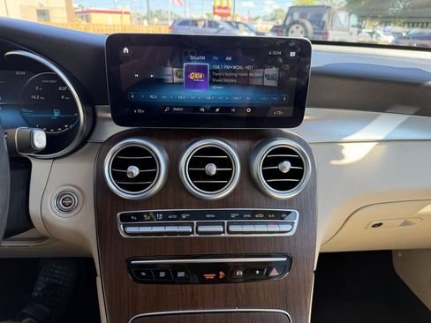 Used 2021 Mercedes-Benz GLC 300 4MATIC image 18