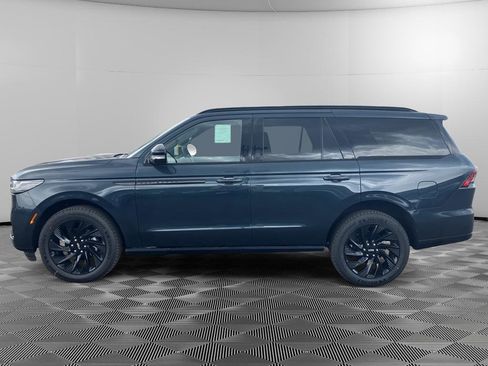 New 2026 Lincoln Navigator Reserve AWD/4WD image 4