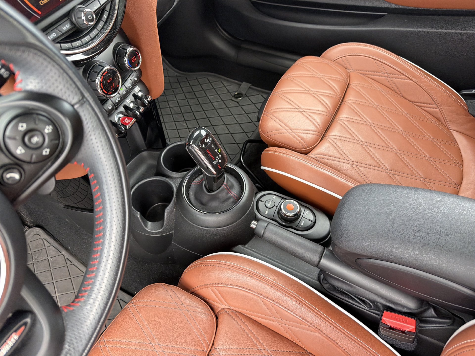 Used 2020 MINI Cooper S w/ Signature Upholstery Package FWD image 15