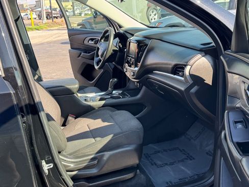 Used 2019 Chevrolet Traverse LS AWD/4WD image 19