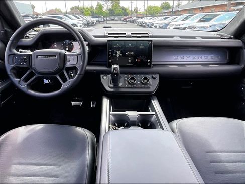 Used 2025 Land Rover Defender 110 AWD/4WD image 18