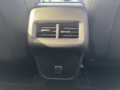 Used 2018 Chevrolet Equinox LT image 23