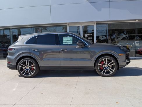 New 2026 Porsche Cayenne S image 8