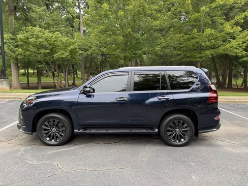 Used 2021 Lexus GX 460 Premium w/ Accessory Package AWD/4WD image 8