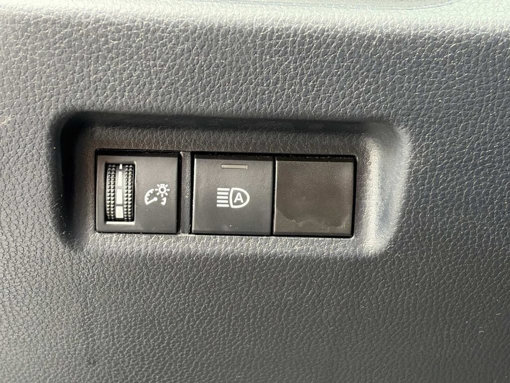 Used 2023 Toyota RAV4 XLE AWD/4WD image 20
