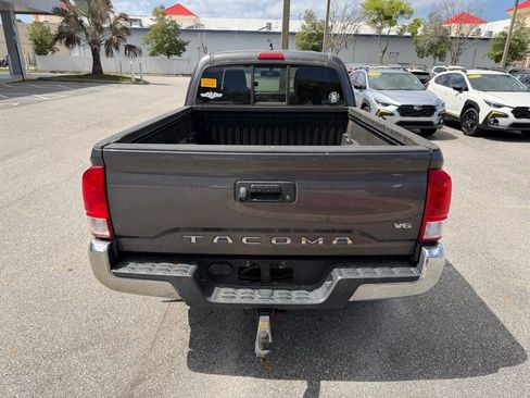 Used 2016 Toyota Tacoma SR5 w/ SR5 Appearance Package (SN) image 6