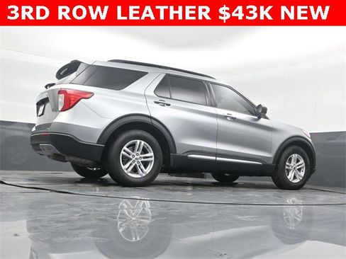 Used 2024 Ford Explorer XLT w/ Equipment Group 202A image 39
