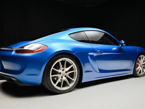 Used 2015 Porsche Cayman GTS image 4