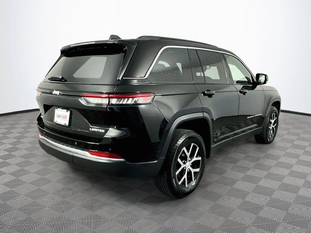 Certified 2024 Jeep Grand Cherokee Limited AWD/4WD image 11
