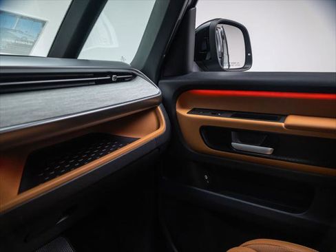 New 2025 Volkswagen ID. Buzz Pro S image 30