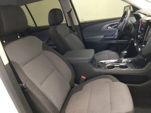 Used 2020 Chevrolet Traverse LT FWD image 21