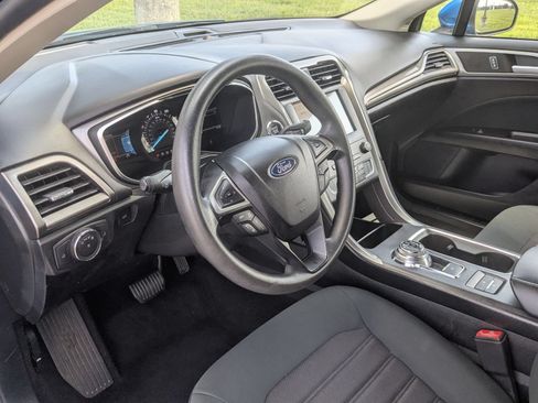 Used 2020 Ford Fusion SE FWD image 15