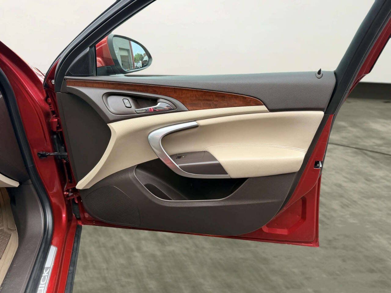 Used 2015 Buick Regal Premium FWD image 31