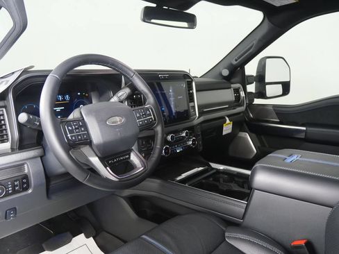 Used 2025 Ford F250 Platinum AWD/4WD image 14