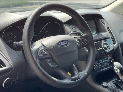Used 2017 Ford Focus SEL FWD image 17