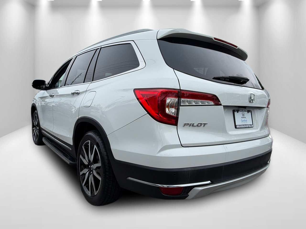 Used 2021 Honda Pilot Touring image 11