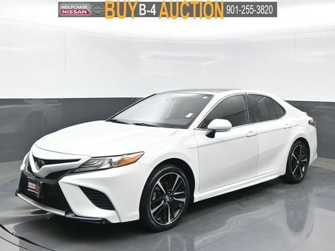 Used 2019 Toyota Camry XSE FWD image 1