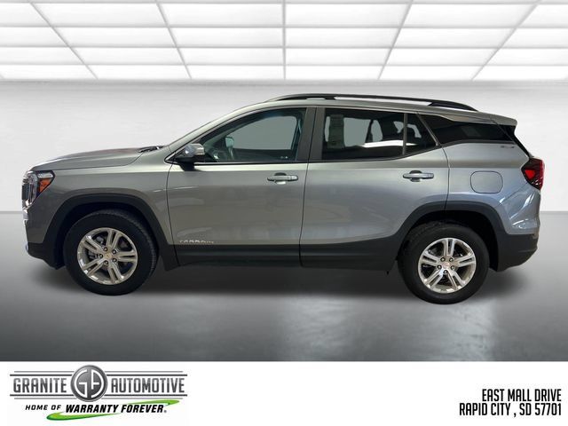 Used 2023 GMC Terrain SLE w/ Driver Convenience Package AWD/4WD image 2