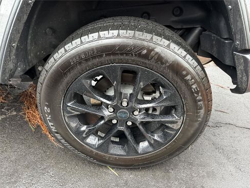 Used 2025 Jeep Wrangler Sahara w/ Safety Group image 13