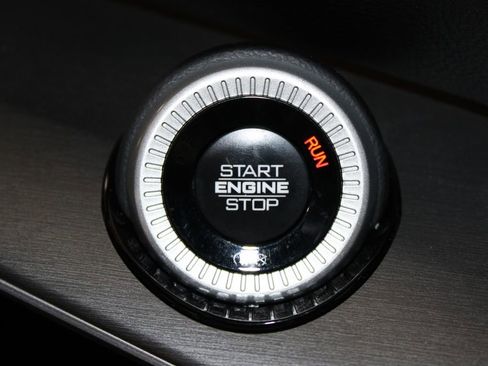 Used 2025 Jeep Wagoneer L Series II w/ 8-pass Seating Package image 51