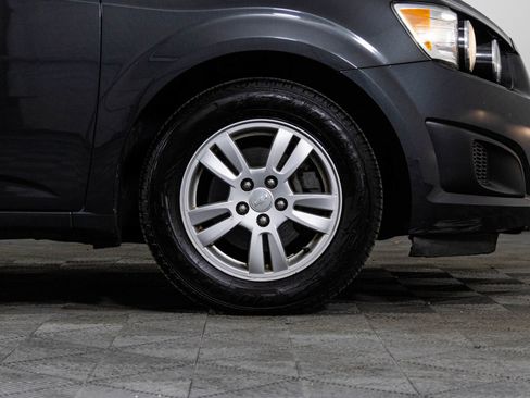Used 2014 Chevrolet Sonic LT image 40