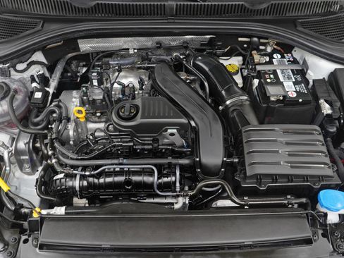 Used 2023 Volkswagen Jetta SE w/ Panoramic Sunroof Package image 28