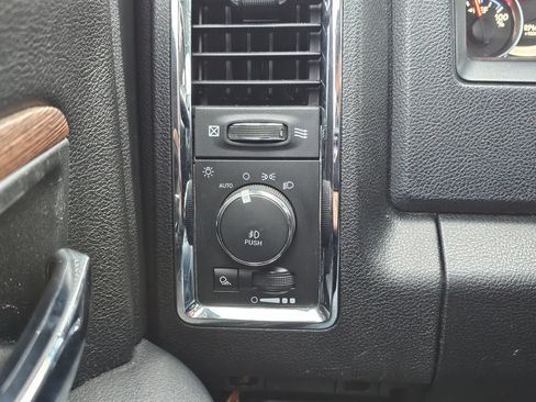 Used 2018 RAM 1500 Laramie AWD/4WD image 26