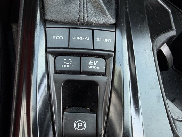 Used 2025 Toyota Camry SE w/ Convenience Package FWD image 22