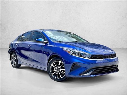 Used 2024 Kia Forte LXS w/ LXS Technology Package FWD image 12