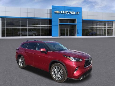 Used 2023 Toyota Highlander Platinum AWD/4WD image 7