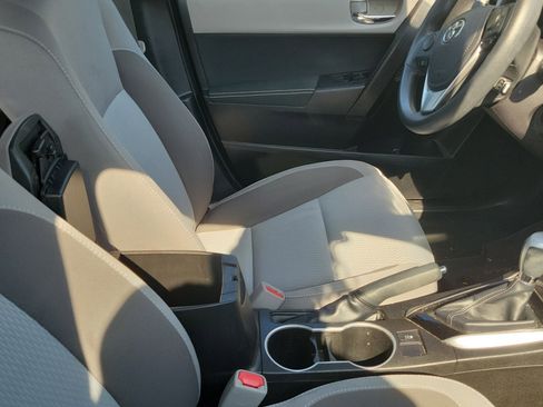 Used 2018 Toyota Corolla LE FWD image 10