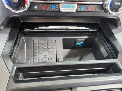 New 2026 Ford F350 Lariat w/ Black Appearance Package image 29