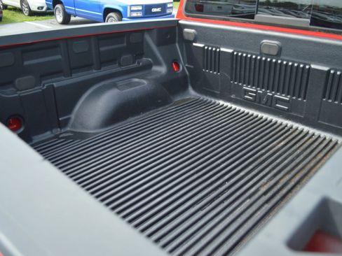 Used 2016 GMC Canyon SLE w/ SLE Convenience Package RWD image 7