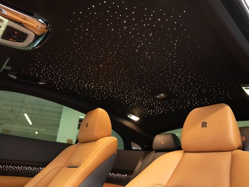 Used 2018 Rolls-Royce Wraith RWD image 24