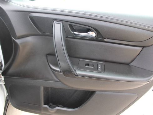 Used 2017 Chevrolet Traverse LT w/ Style and Technology Package AWD/4WD image 11