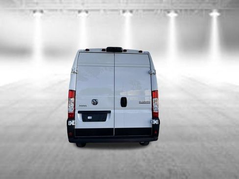 Used 2023 RAM ProMaster 2500 FWD image 6